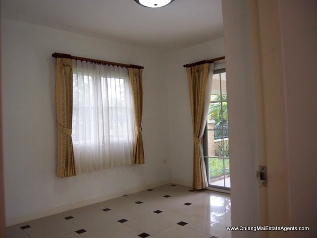 Fantastic 3 Bedroom House in Home In Park