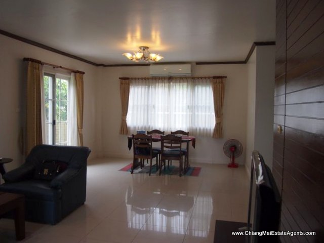 Fantastic 3 Bedroom House in Home In Park