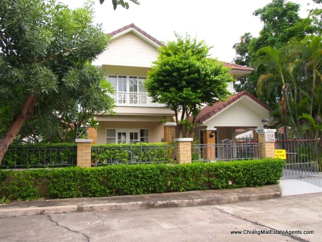 Fantastic 3 Bedroom House in Home In Park