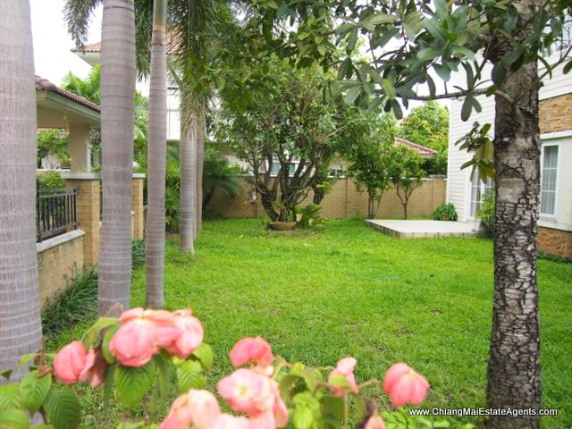 Fantastic 3 Bedroom House in Home In Park