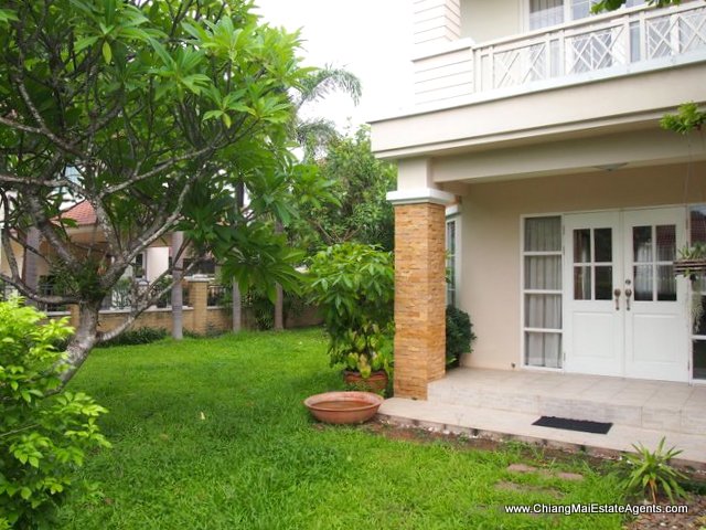 Fantastic 3 Bedroom House in Home In Park