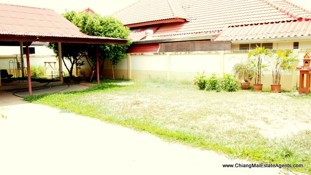 Bungalow for Rent in Moo Baan Rungarun