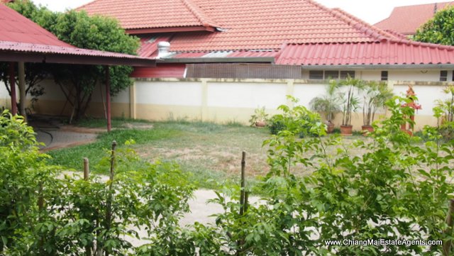 Bungalow for Rent in Moo Baan Rungarun
