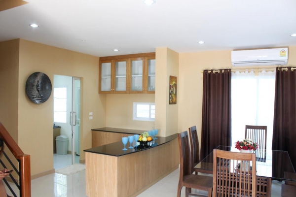Fashionably Furnished 3 Bed in San Kamphaeng