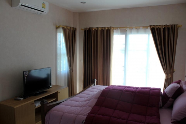 Fashionably Furnished 3 Bed in San Kamphaeng