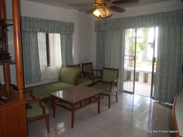 2 Story House For Rent in Mae Hia