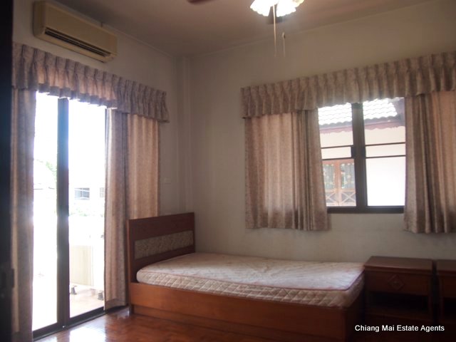 2 Story House For Rent in Mae Hia
