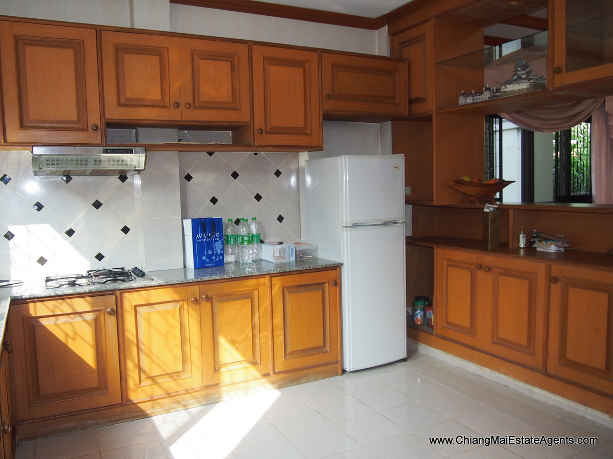 Beautiful Home with In-Built Furniture