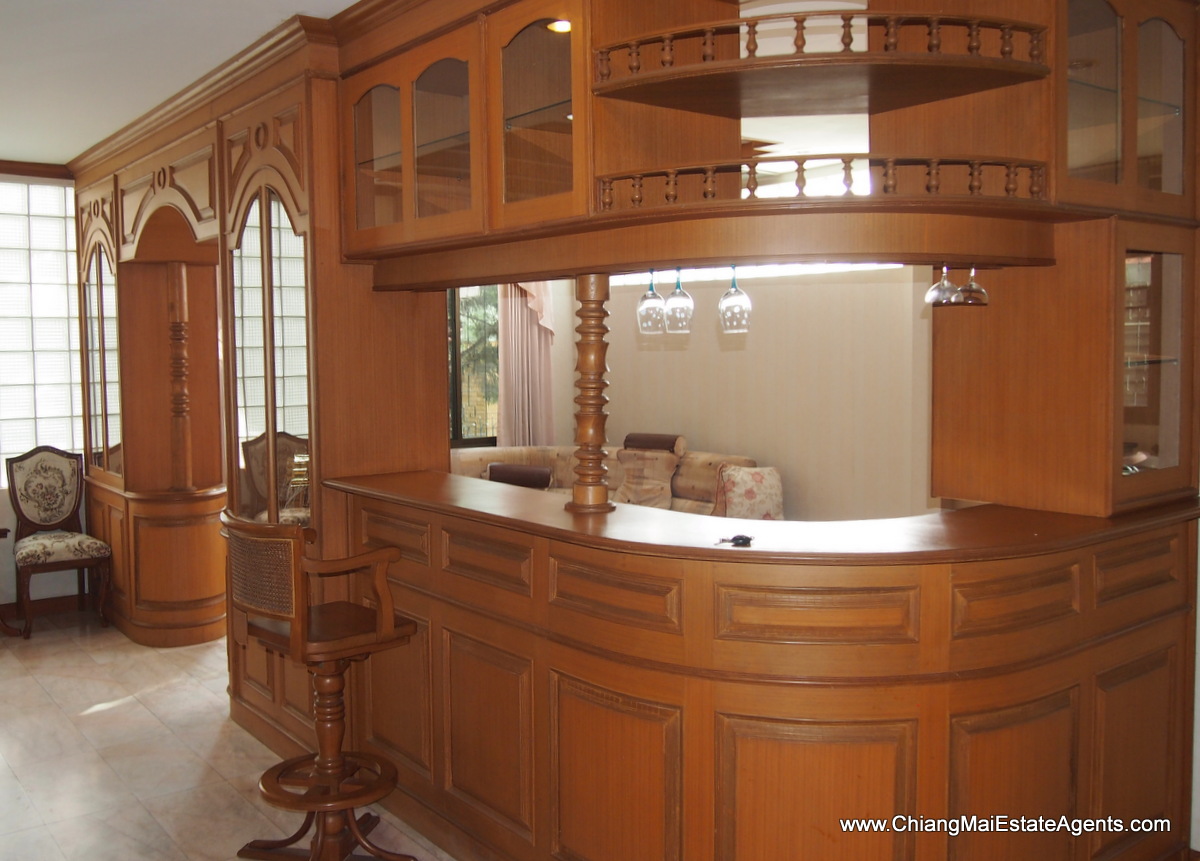Beautiful Home with In-Built Furniture