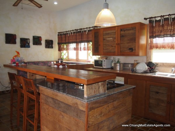 Beautiful Home with Pool For Rent