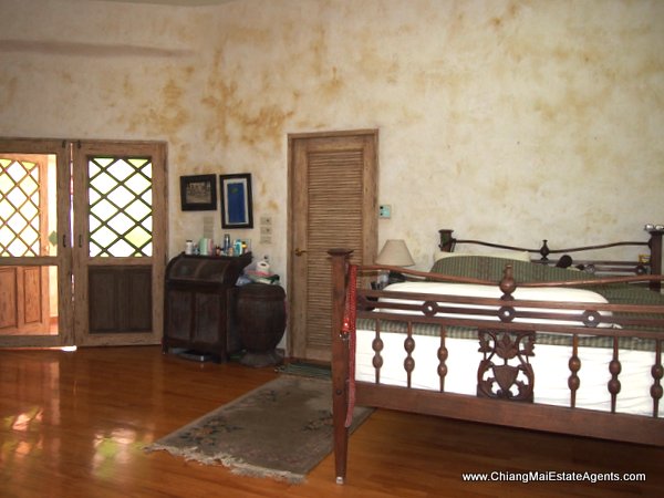 Beautiful Home with Pool For Rent