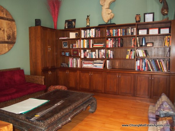 Beautiful Home with Pool For Rent