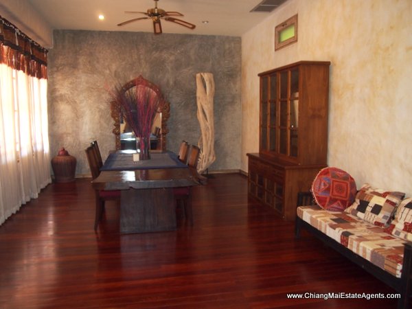 Beautiful Home with Pool For Rent