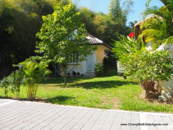 Beautiful Home with Pool For Rent