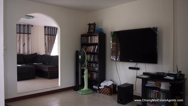 Beautiful Lakeside Home for Sale in Thippirom