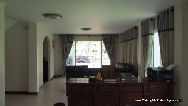 Beautiful Lakeside Home for Sale in Thippirom