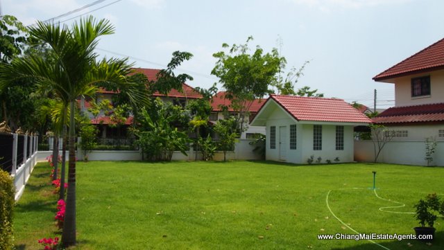 Beautiful Lakeside Home for Sale in Thippirom