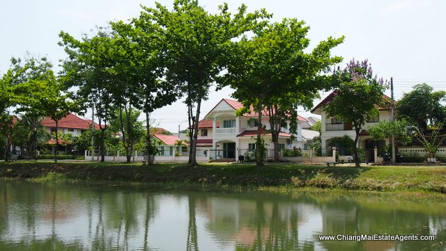 Beautiful Lakeside Home for Sale in Thippirom