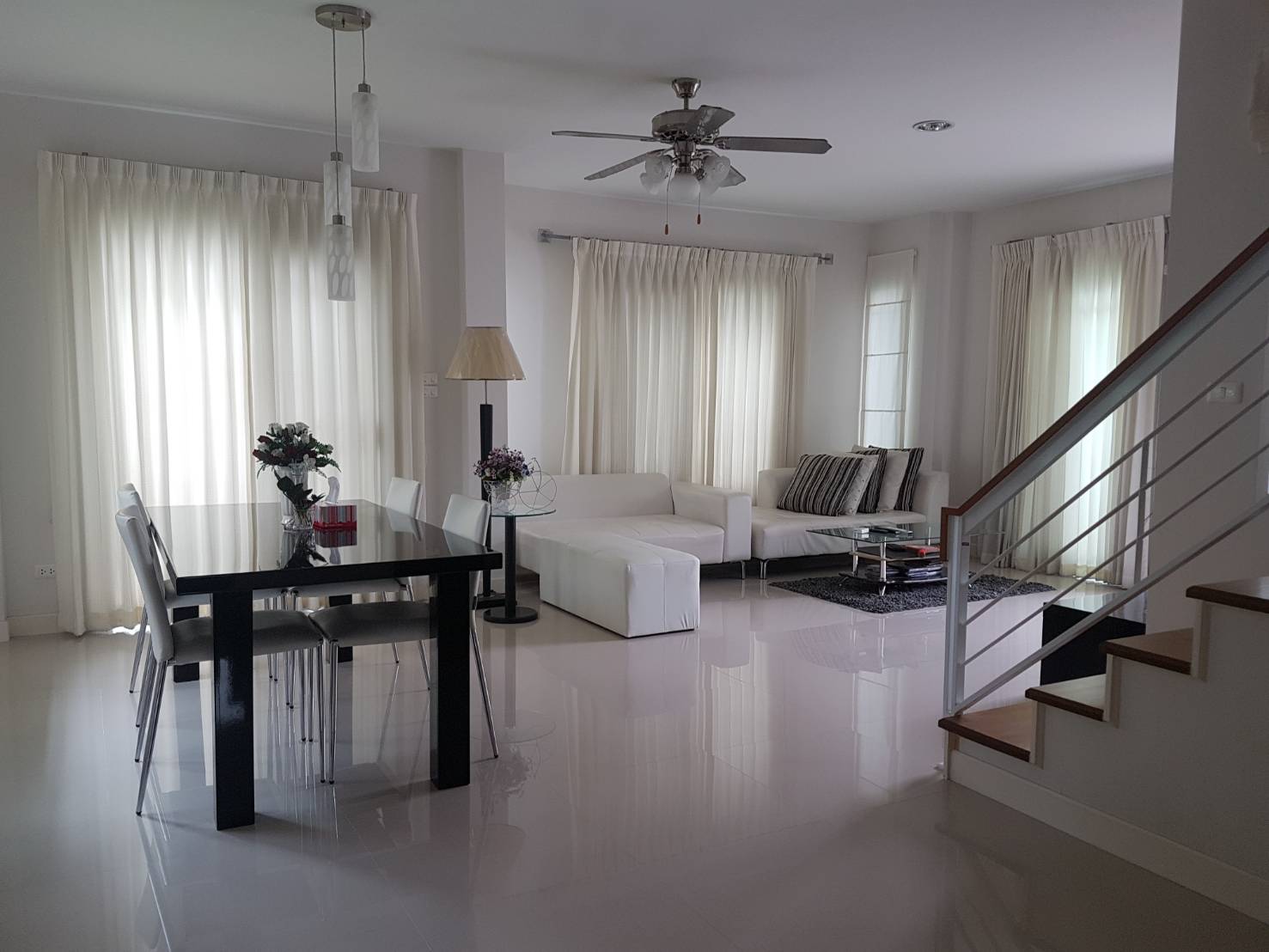 House for rent in Sriwalee Serene Lake