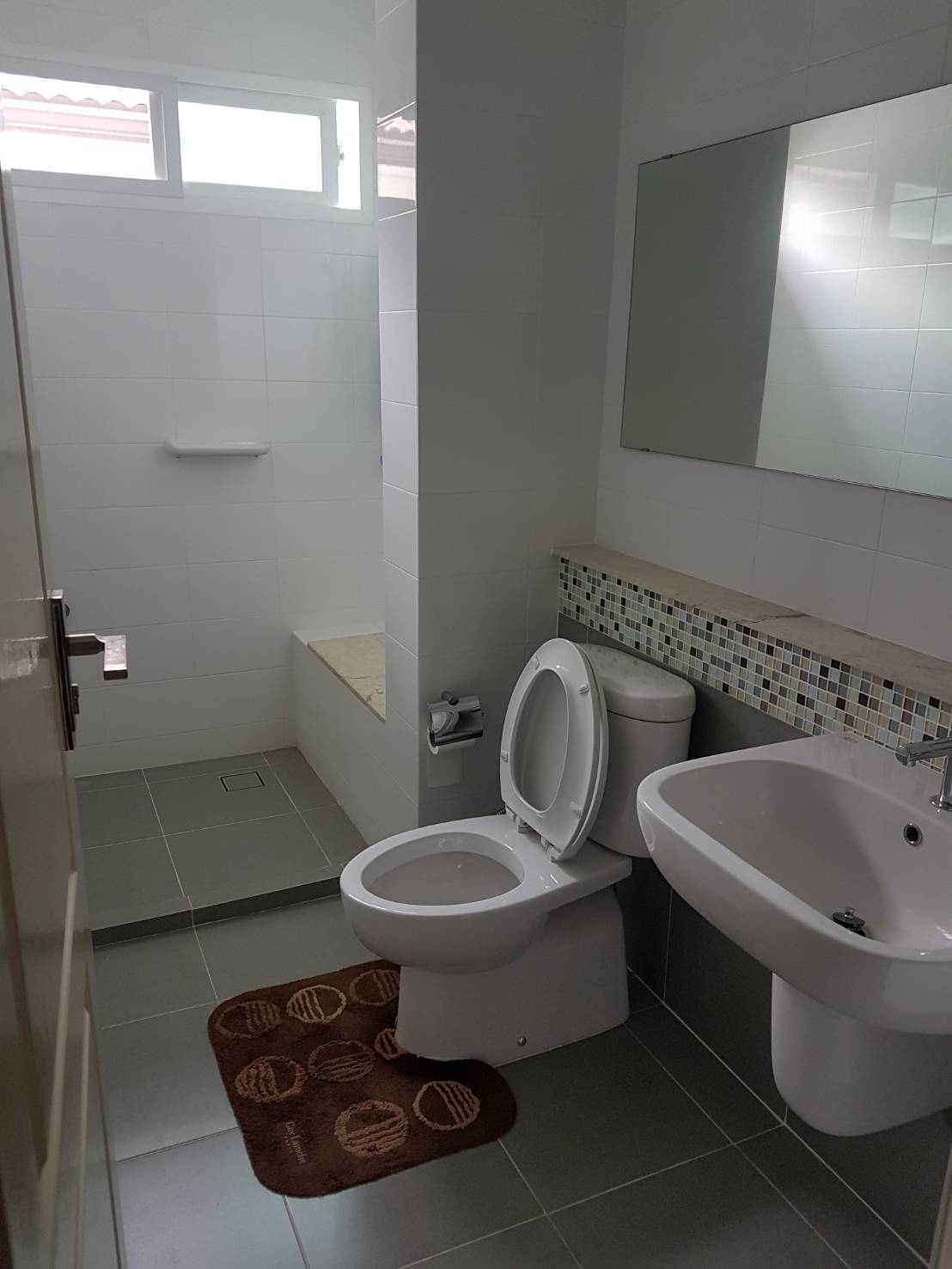 House for rent in Sriwalee Serene Lake