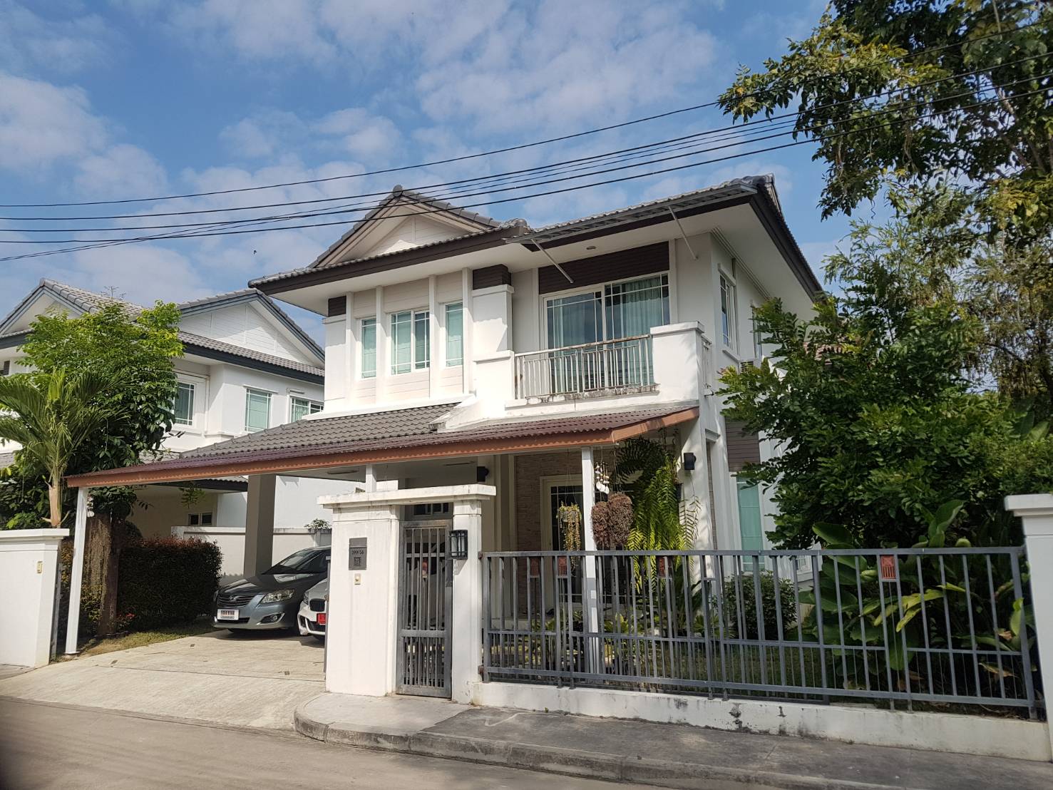 House for rent in Sriwalee Serene Lake