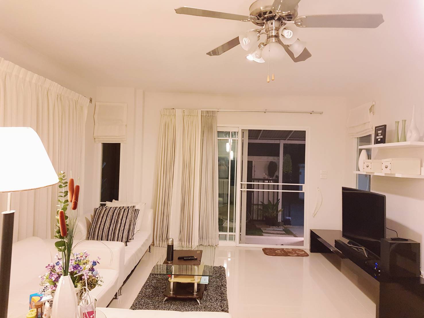 House for rent in Sriwalee Serene Lake