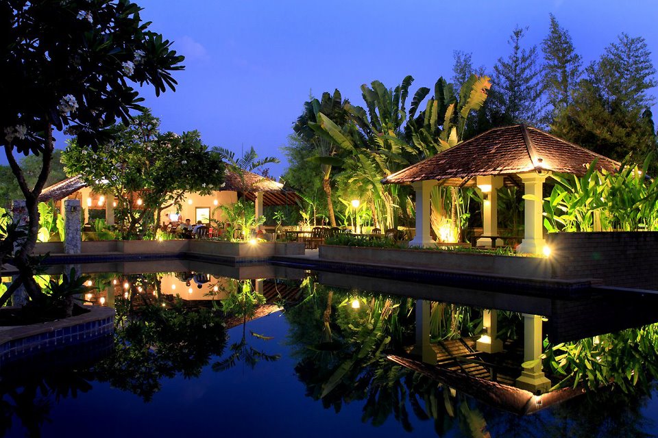 Poolside Restaurant and Bar For Sale