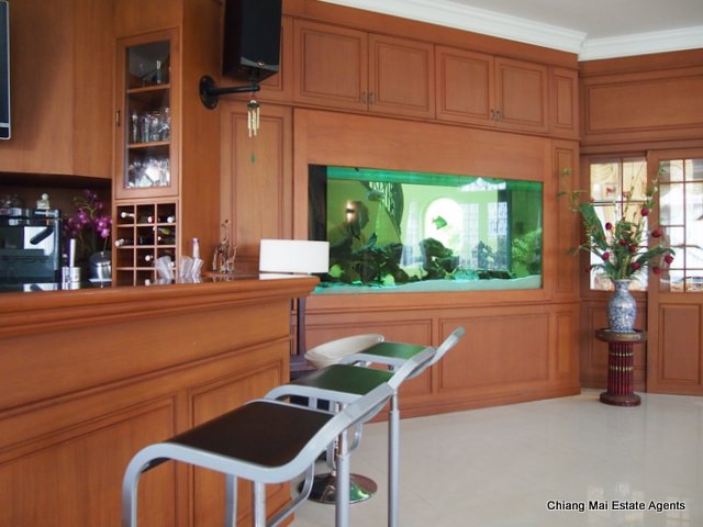 Exquisite Home with Swimming Pool For Sale