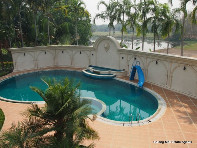 Exquisite Home with Swimming Pool For Sale