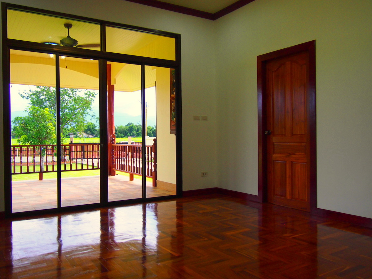 Beautiful New Home in Scenic Location