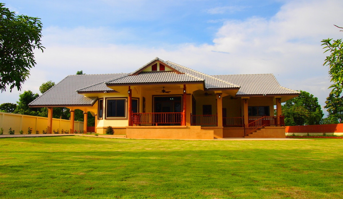 Beautiful New Home in Scenic Location