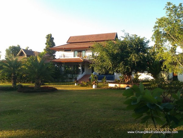 Luxury 4 Bedroom Home in Nam Phrae