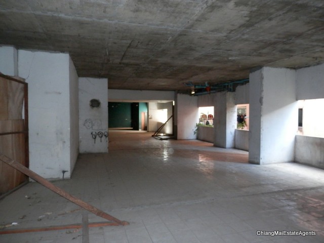Very Large Empty Condo For Sale