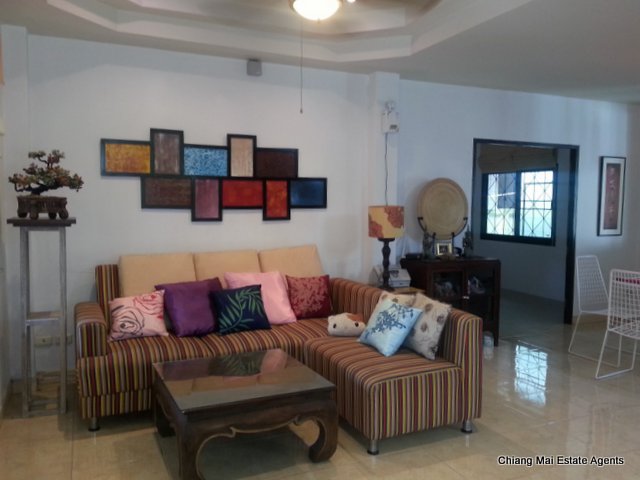 House with 2 Plots of Land for Sale