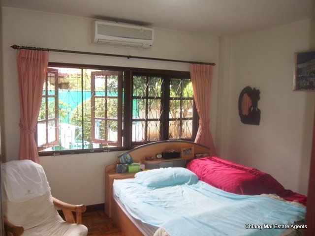 Nice Bungalow For Sale In Rungaroon3