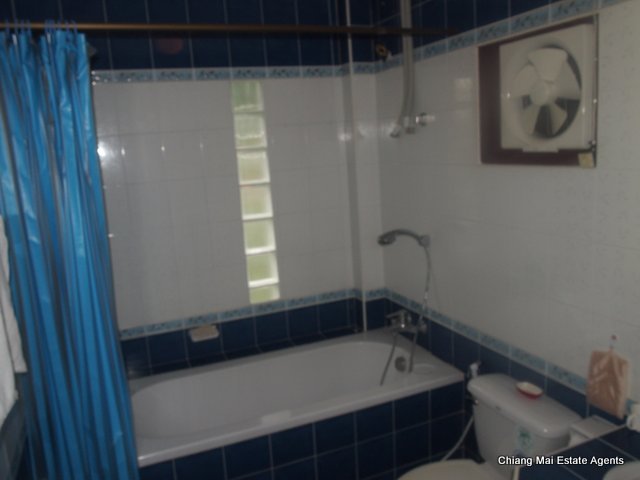 Nice Bungalow For Sale In Rungaroon3