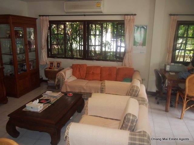 Nice Bungalow For Sale In Rungaroon3