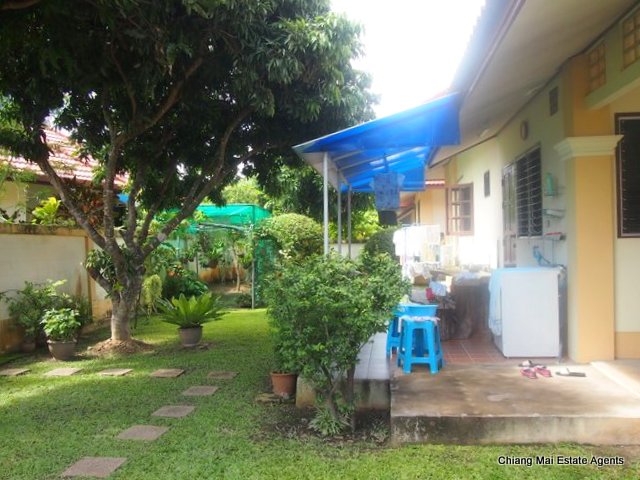 Nice Bungalow For Sale In Rungaroon3