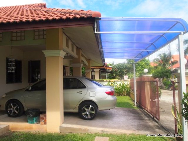 Nice Bungalow For Sale In Rungaroon3