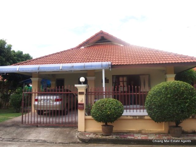 Nice Bungalow For Sale In Rungaroon3