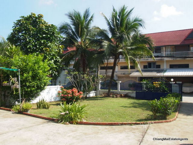 Large 4 Bedroom/3 Bathroom Home For Rent
