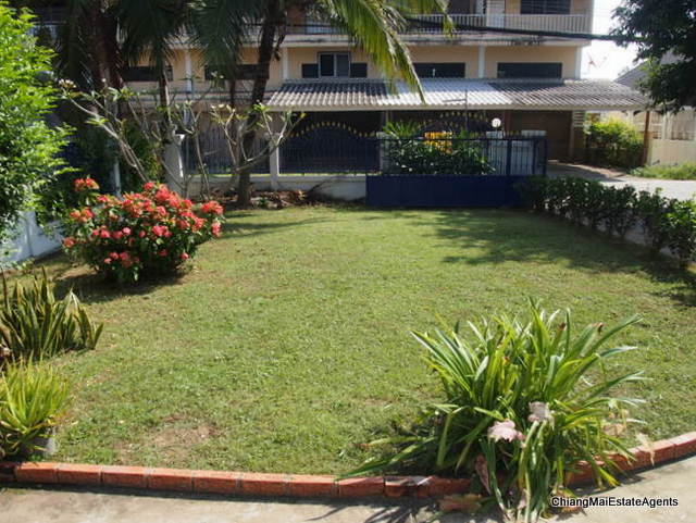 Large 4 Bedroom/3 Bathroom Home For Rent