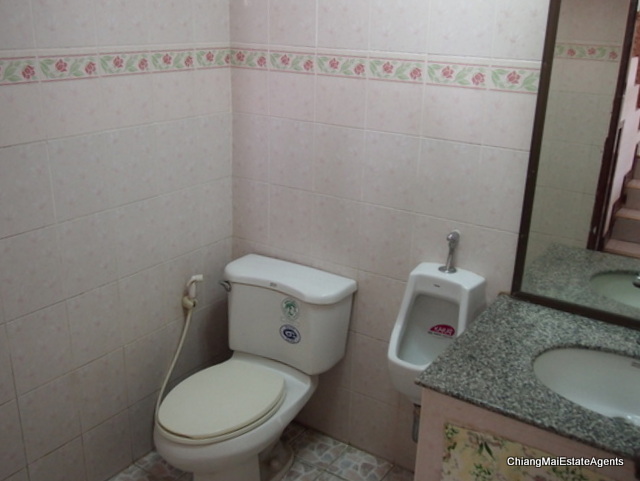 Large 4 Bedroom/3 Bathroom Home For Rent