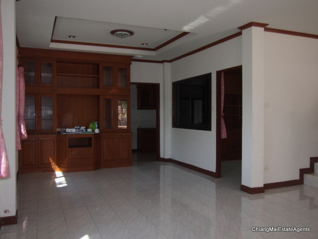 Large 4 Bedroom/3 Bathroom Home For Rent
