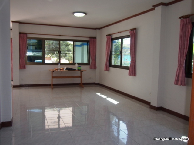 Large 4 Bedroom/3 Bathroom Home For Rent