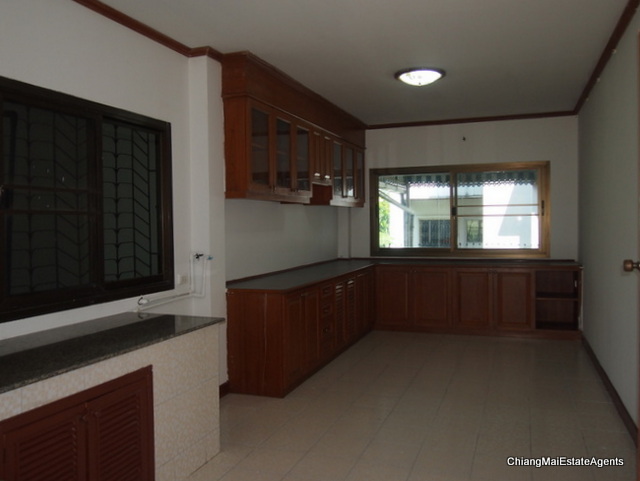Large 4 Bedroom/3 Bathroom Home For Rent