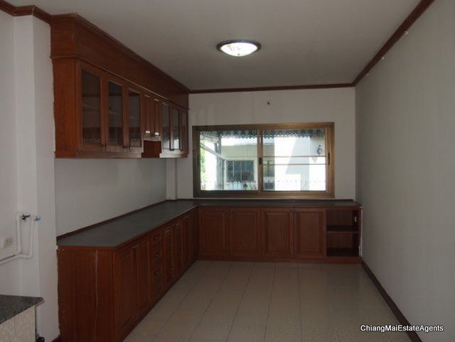 Large 4 Bedroom/3 Bathroom Home For Rent