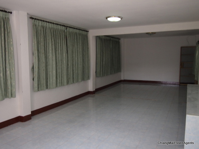 Large 4 Bedroom/3 Bathroom Home For Rent
