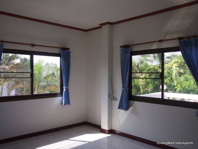 Large 4 Bedroom/3 Bathroom Home For Rent