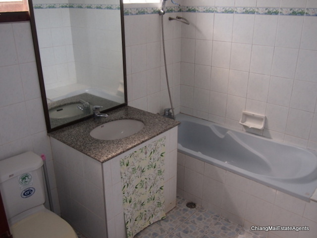 Large 4 Bedroom/3 Bathroom Home For Rent